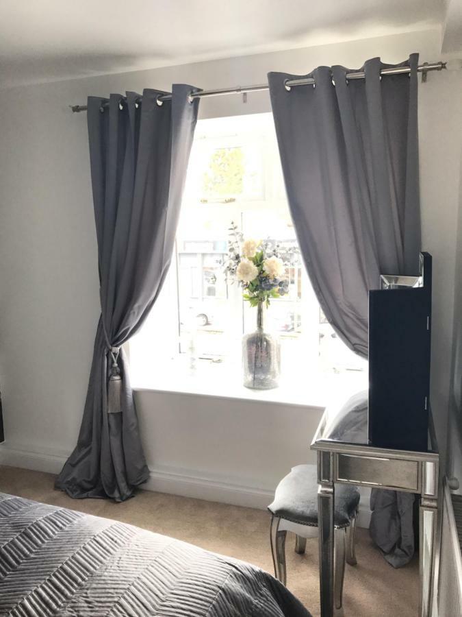 Luxury 2 Bed Apartment Уитни Экстерьер фото